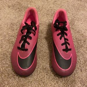 Girls Nike soccer cleats size 4.5